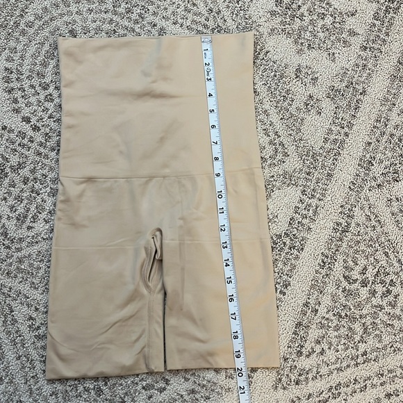 Maidenform Shapewear - Picture 4 of 5